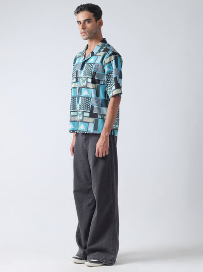 Teal Turkey Pleated With Printed Casual Shirt ,Has A Cuban Collar, Button Placket, Short Regular Sleeves, Straight Hem