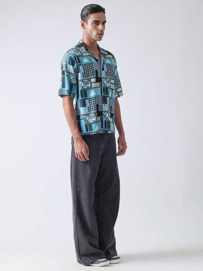 Teal Turkey Pleated With Printed Casual Shirt ,Has A Cuban Collar, Button Placket, Short Regular Sleeves, Straight Hem