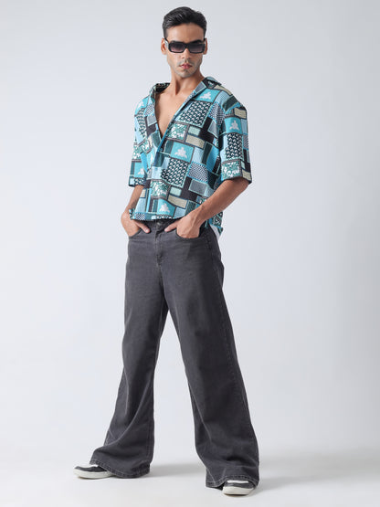 Teal Turkey Pleated With Printed Casual Shirt ,Has A Cuban Collar, Button Placket, Short Regular Sleeves, Straight Hem