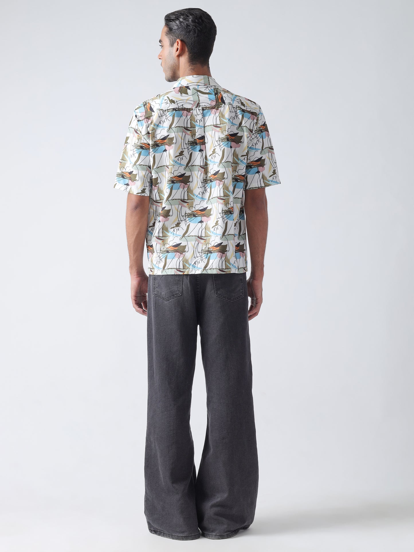 Multi Printed Casual Shirt, Has A Cuban Collar, Button Placket, Short Regular Sleeves, Straight Hem