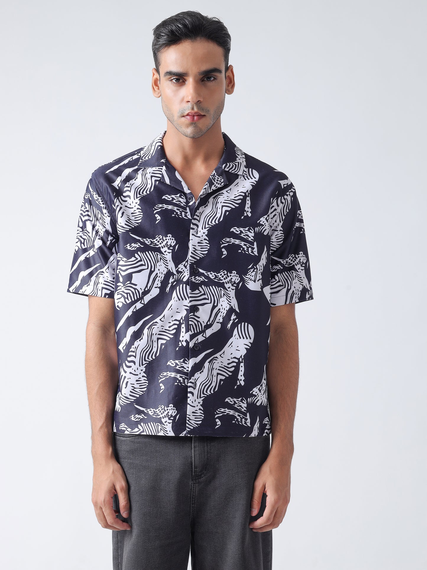 Navy Printed Casual Shirt, Has A Cuban Collar, Button Placket, Short Regular Sleeves, Straight Hem