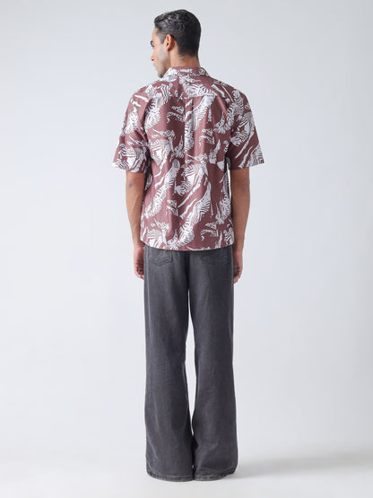 Chocolate Printed Casual Shirt, Has A Cuban Collar, Button Placket, Short Regular Sleeves, Straight Hem