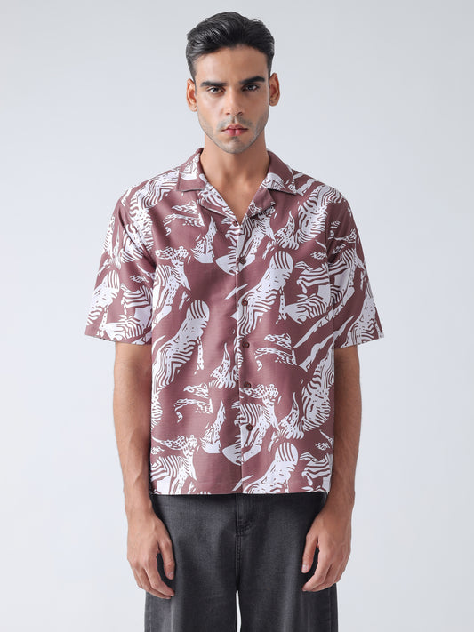 Chocolate Printed Casual Shirt, Has A Cuban Collar, Button Placket, Short Regular Sleeves, Straight Hem