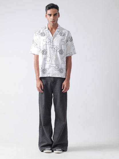 Off white niddle work Casual shirt ,has a cuban collar, button placket, short regular sleeves, straight hem