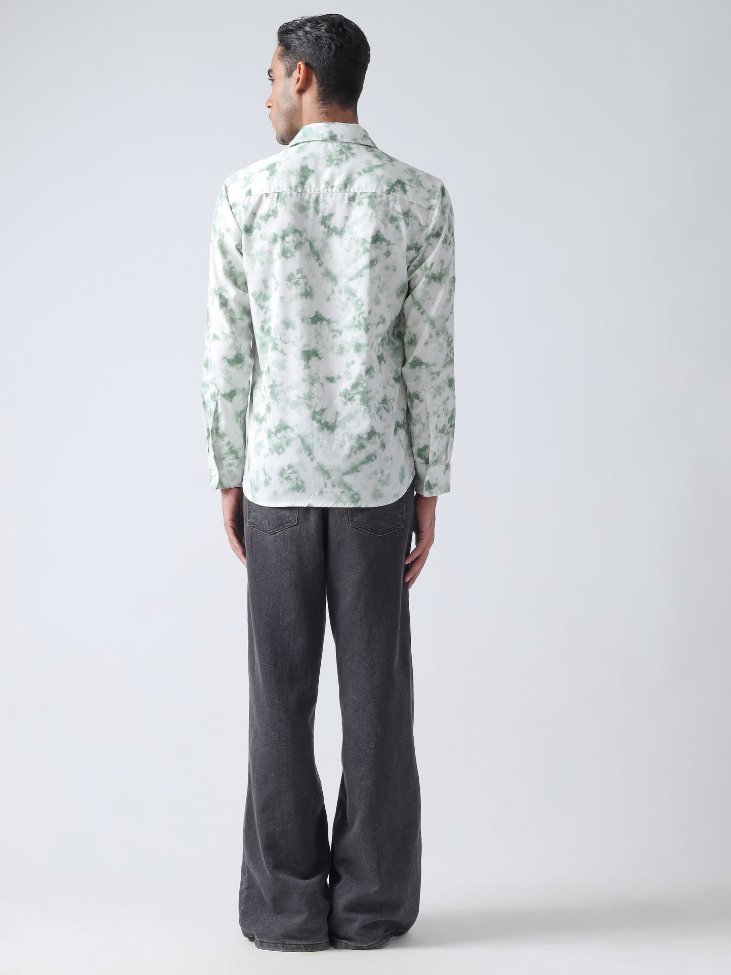 Green printed twill weave casual shirt ,has a spread collar, button placket, long regular sleeves, curved hem