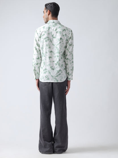 Green printed twill weave casual shirt ,has a spread collar, button placket, long regular sleeves, curved hem