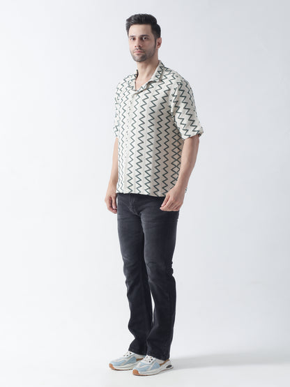 Green crocia Casual shirt ,has a cuban collar, button placket, short regular sleeves, straight hem