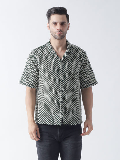 Green crocia Casual shirt ,has a cuban collar, button placket, short regular sleeves, straight hem