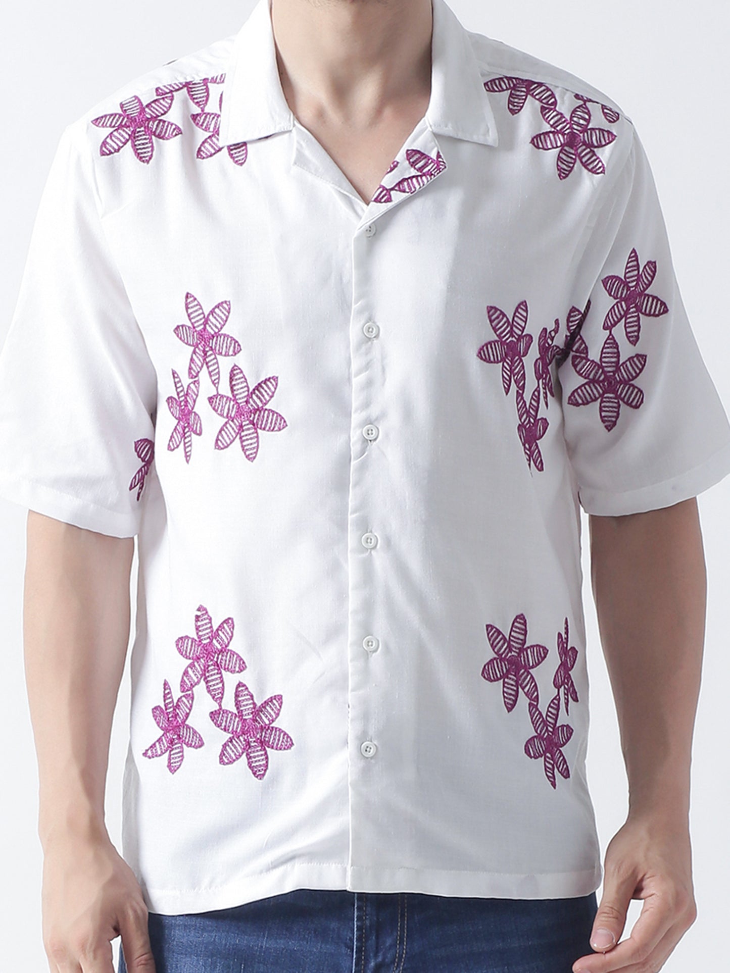 Purple niddle work Casual shirt ,has a cuban collar, button placket, short regular sleeves, straight hem