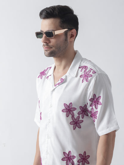 Purple niddle work Casual shirt ,has a cuban collar, button placket, short regular sleeves, straight hem