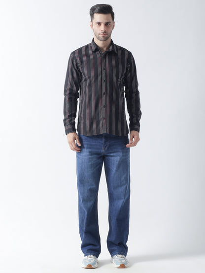 Black stripe Jaquard casual shirt ,has a spread collar, button placket, long regular sleeves, curved hem