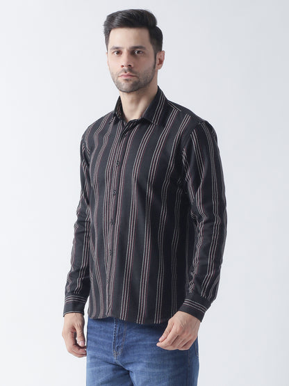 Black stripe Jaquard casual shirt ,has a spread collar, button placket, long regular sleeves, curved hem